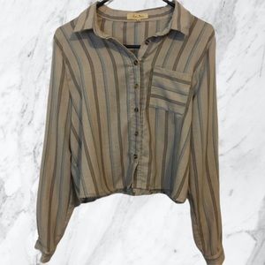 🌸Cropped Button Down Shirt